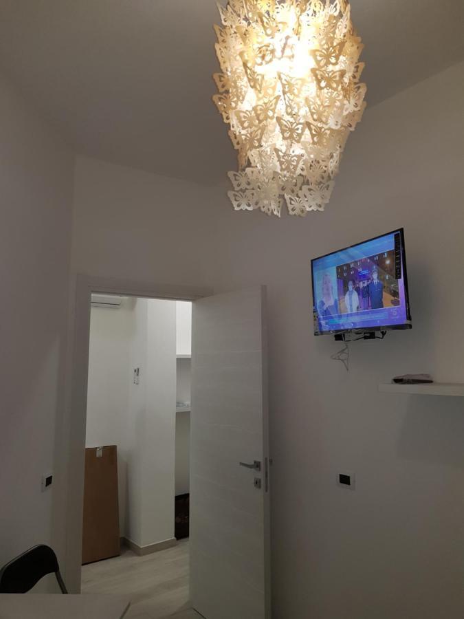 Red Moon Apartment Каляри Екстериор снимка