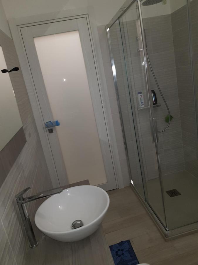 Red Moon Apartment Каляри Екстериор снимка