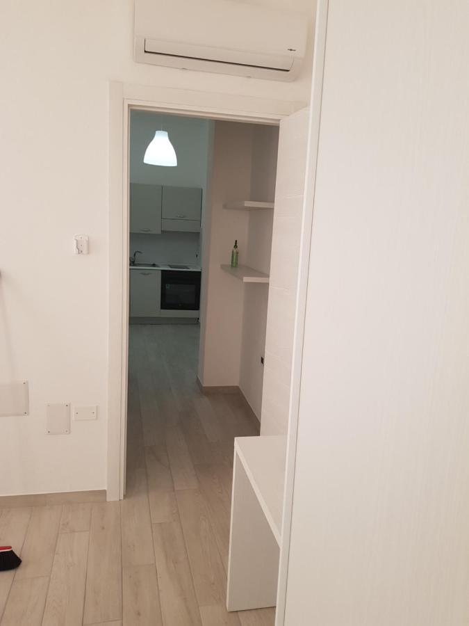 Red Moon Apartment Каляри Екстериор снимка