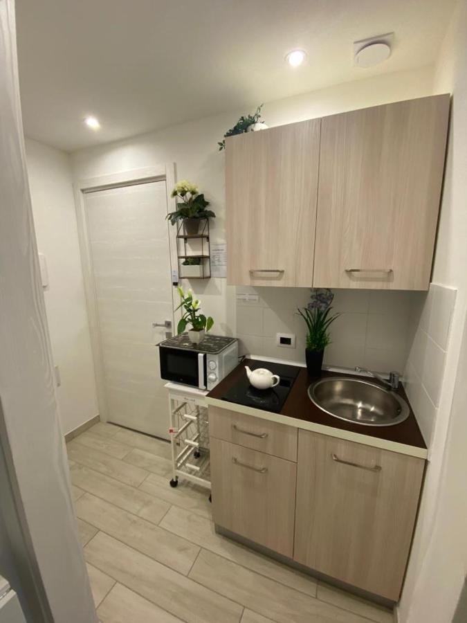 Red Moon Apartment Каляри Екстериор снимка