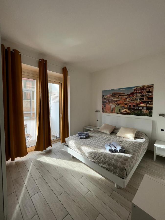 Red Moon Apartment Каляри Екстериор снимка