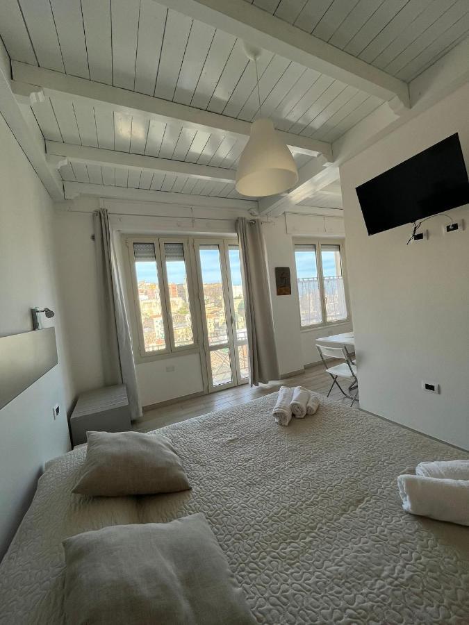 Red Moon Apartment Каляри Екстериор снимка