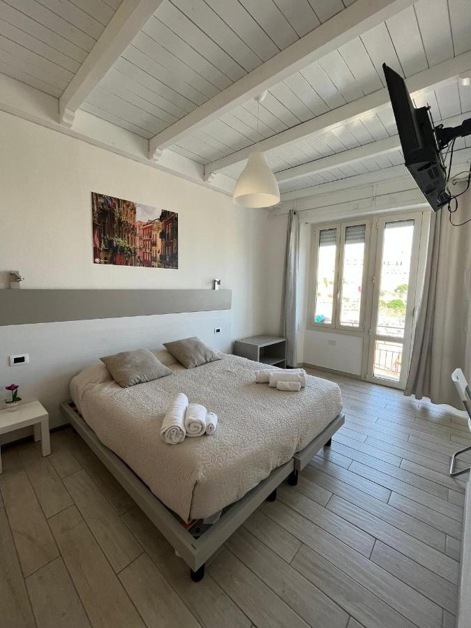 Red Moon Apartment Каляри Екстериор снимка